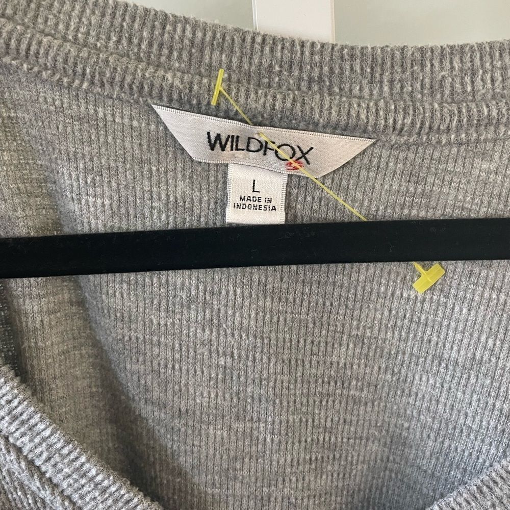 Wildfox Gray V-Neck Sweater - Picture 4 of 4